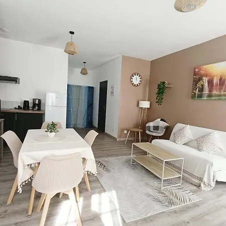9, 2ème étage, Magnifique T2 D'environ 45m2, Climatisé Avec Large Terrasse Plein Sud * Amélie-les-Bains-Palalda