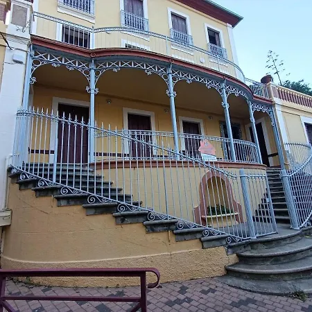 9, 2ème étage, Magnifique T2 D'environ 45m2, Climatisé Avec Large Terrasse Plein Sud Appartamento