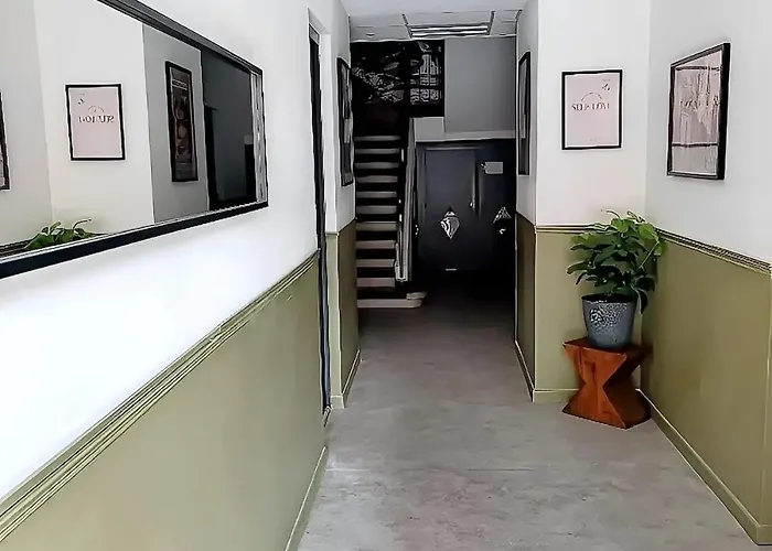 Appartamento 9, 2ème étage, Magnifique T2 D'environ 45m2, Climatisé Avec Large Terrasse Plein Sud *